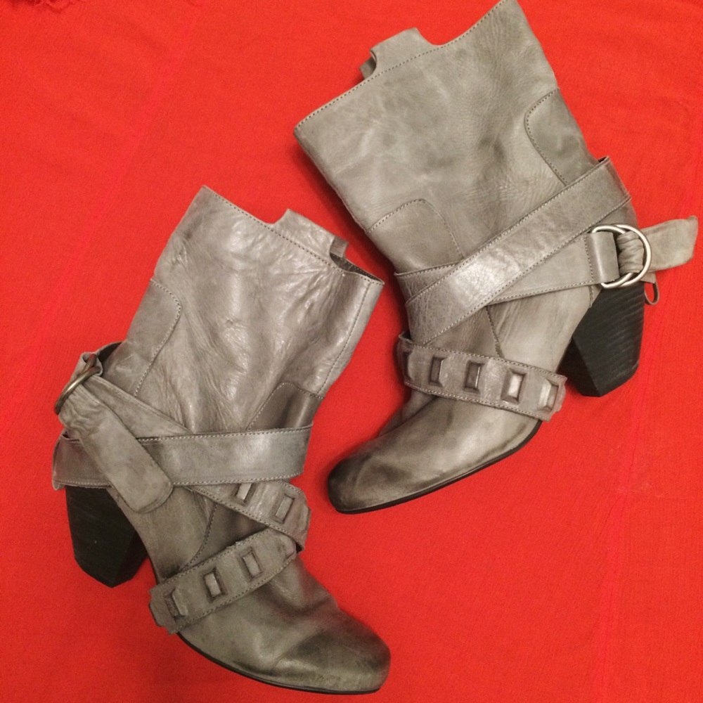 Funky Grey Leather Boot